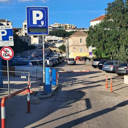 1918apartman Centar,poljana * Šibenik